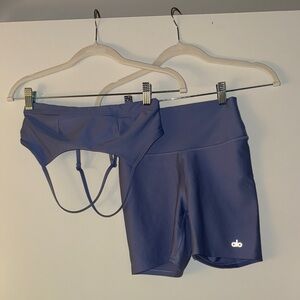 ALO Yoga Airlift Energy 5” Short Biker Shorts and Bra Lilac Blue